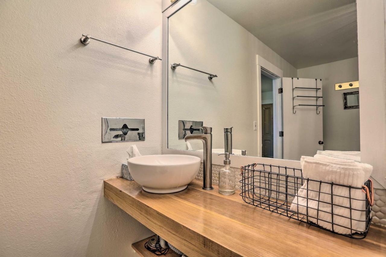 Resort Condo Retreat About 6 Mi To Downtown Bend! Bagian luar foto